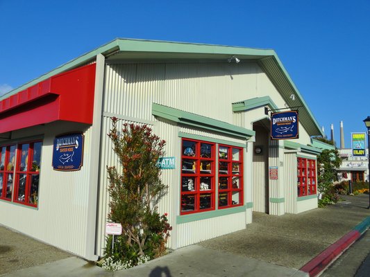 Hey look, a picture that isn't dimly lit.